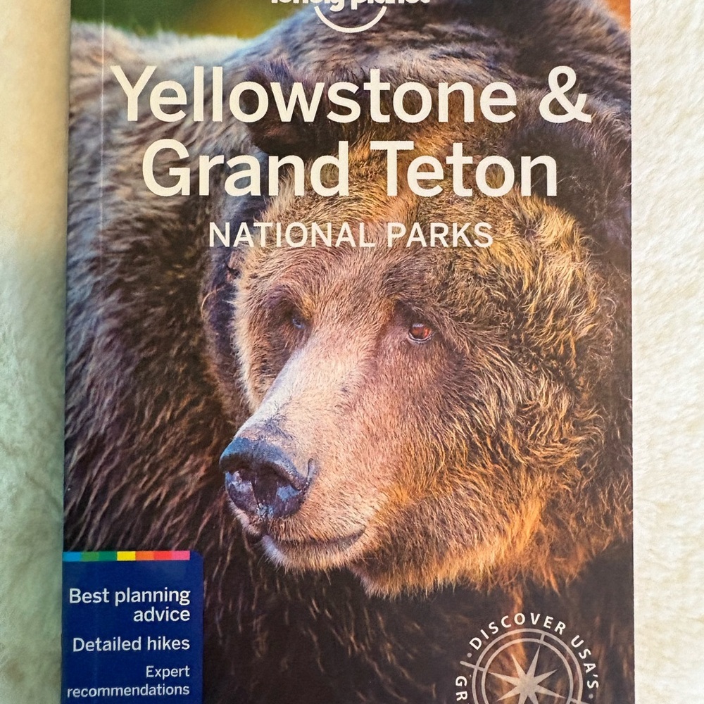 Lonely Planet Yellowstone Guidebook